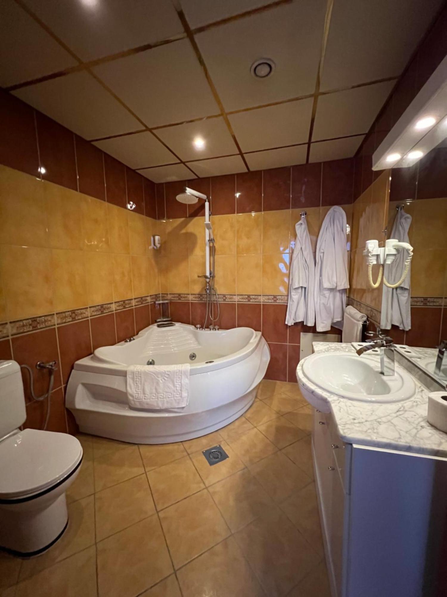 Hotel Princi I Arberit Приштина Екстер'єр фото