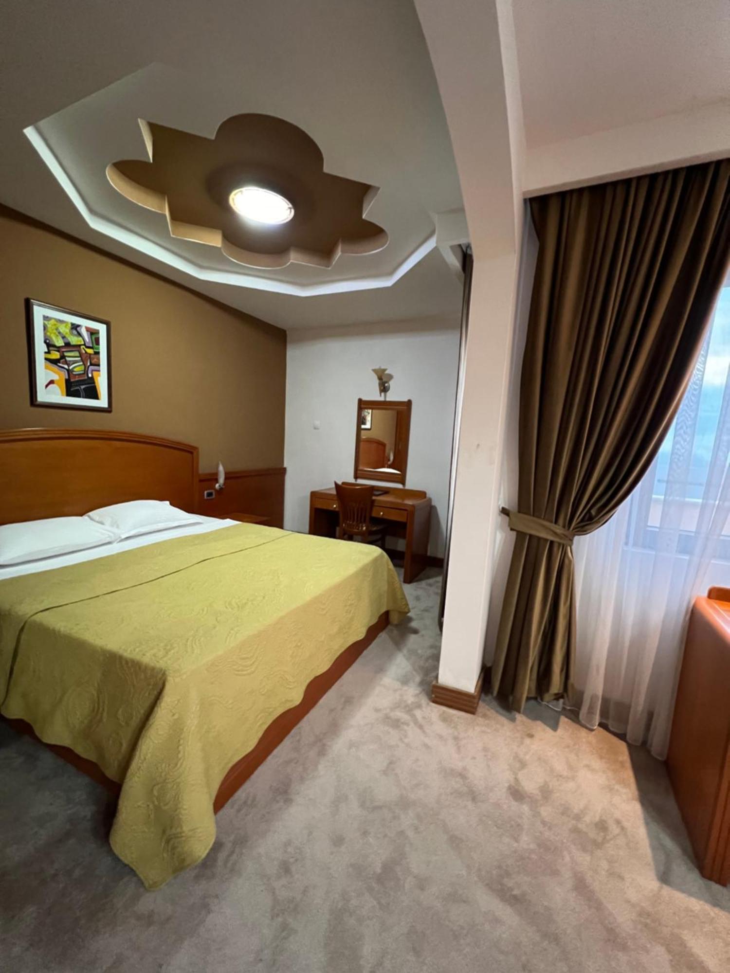 Hotel Princi I Arberit Приштина Екстер'єр фото