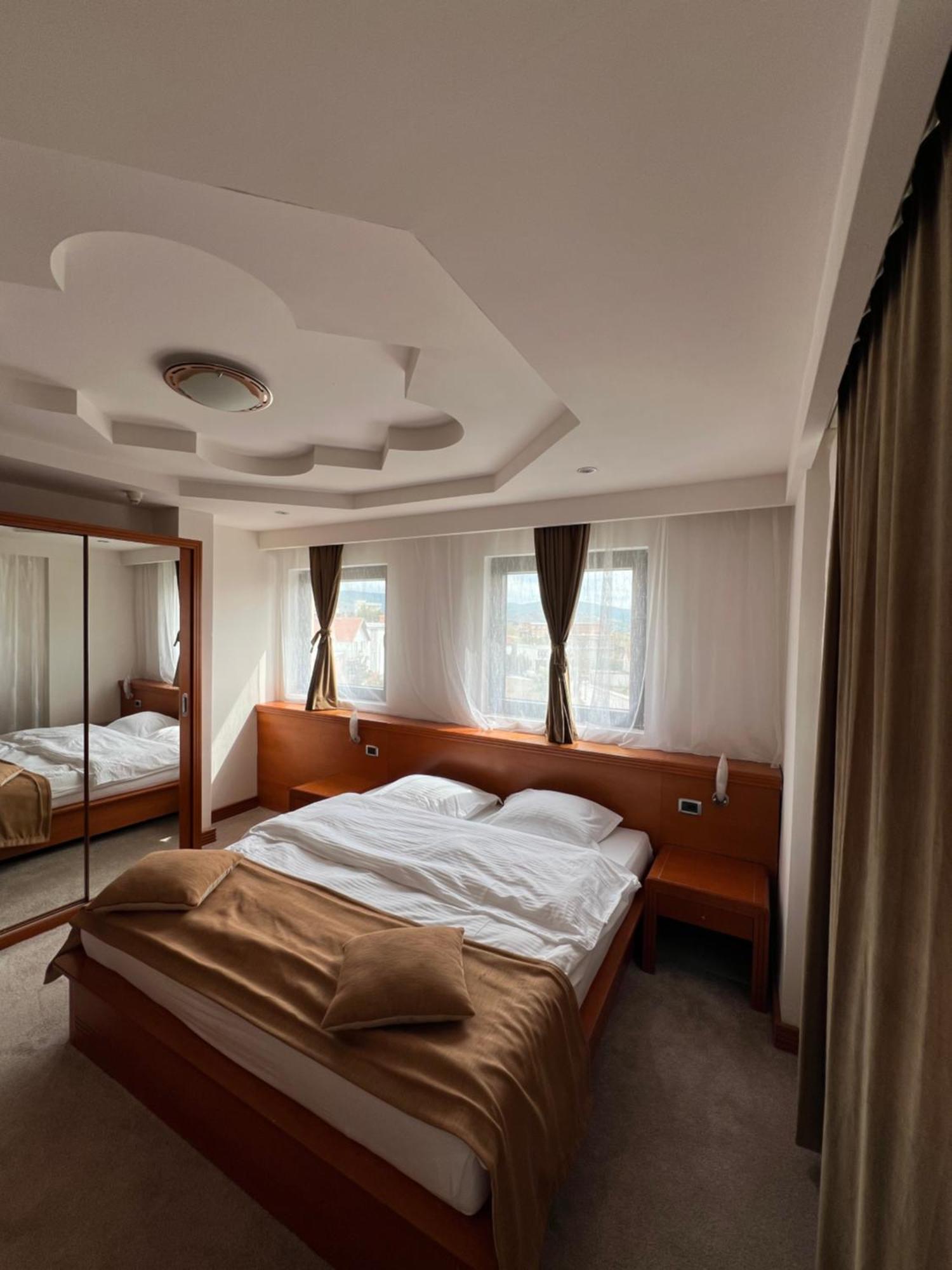 Hotel Princi I Arberit Приштина Екстер'єр фото