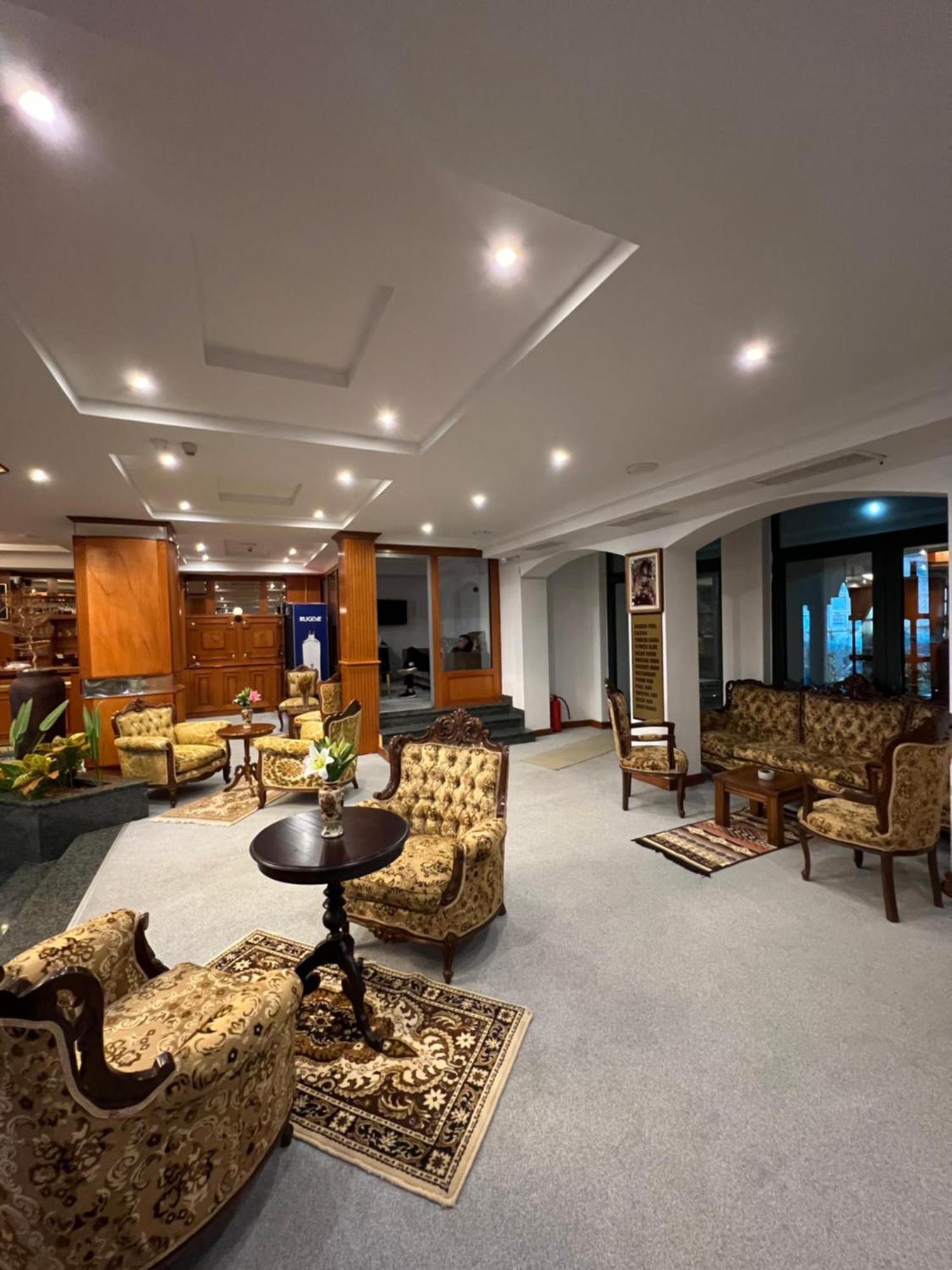 Hotel Princi I Arberit Приштина Екстер'єр фото